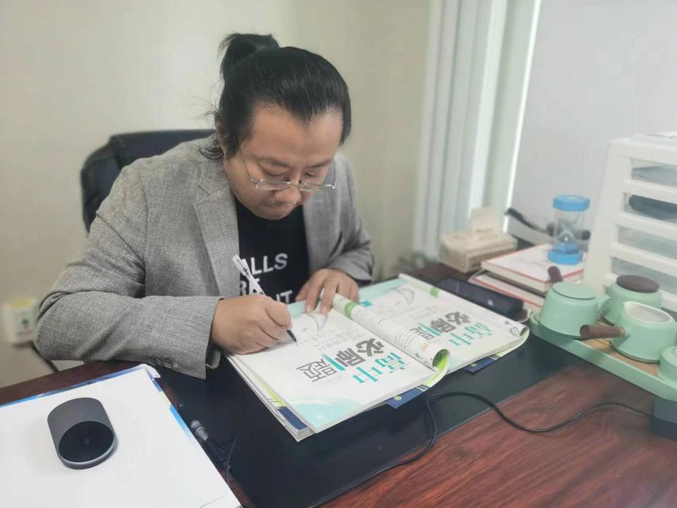 物理老师不会刻意告诉你：这些“笨方法”才是提分关键！我在省重点高中教了20
