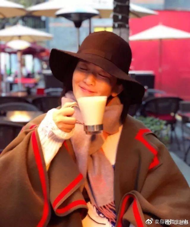 谢娜医院待产等待宝宝降临, 张杰陪妻还不忘赚奶粉钱