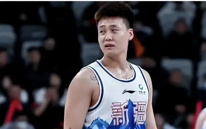 广东随队记者关辛曝光全运会集训名单，仅赵睿，崔永熙未归队。广东队全运会成员几