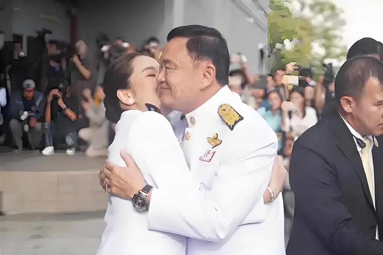 他信确实是政治老手，终于明白为什么他要出国检查身体了。9月11日，泰国监狱传