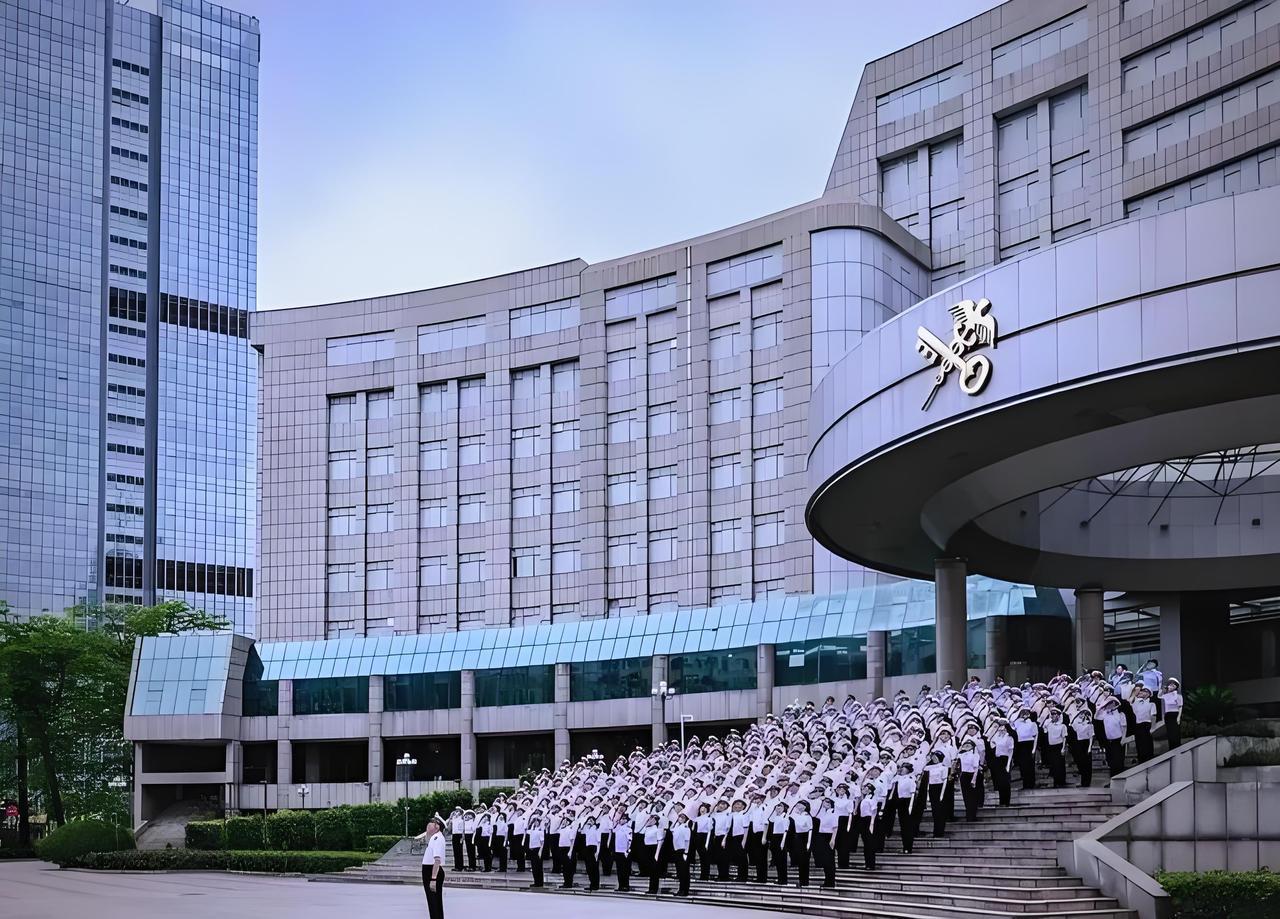 2026年黄埔海关公务员录用名单公布，哪些高校成为赢家？第一，从学历结构上看