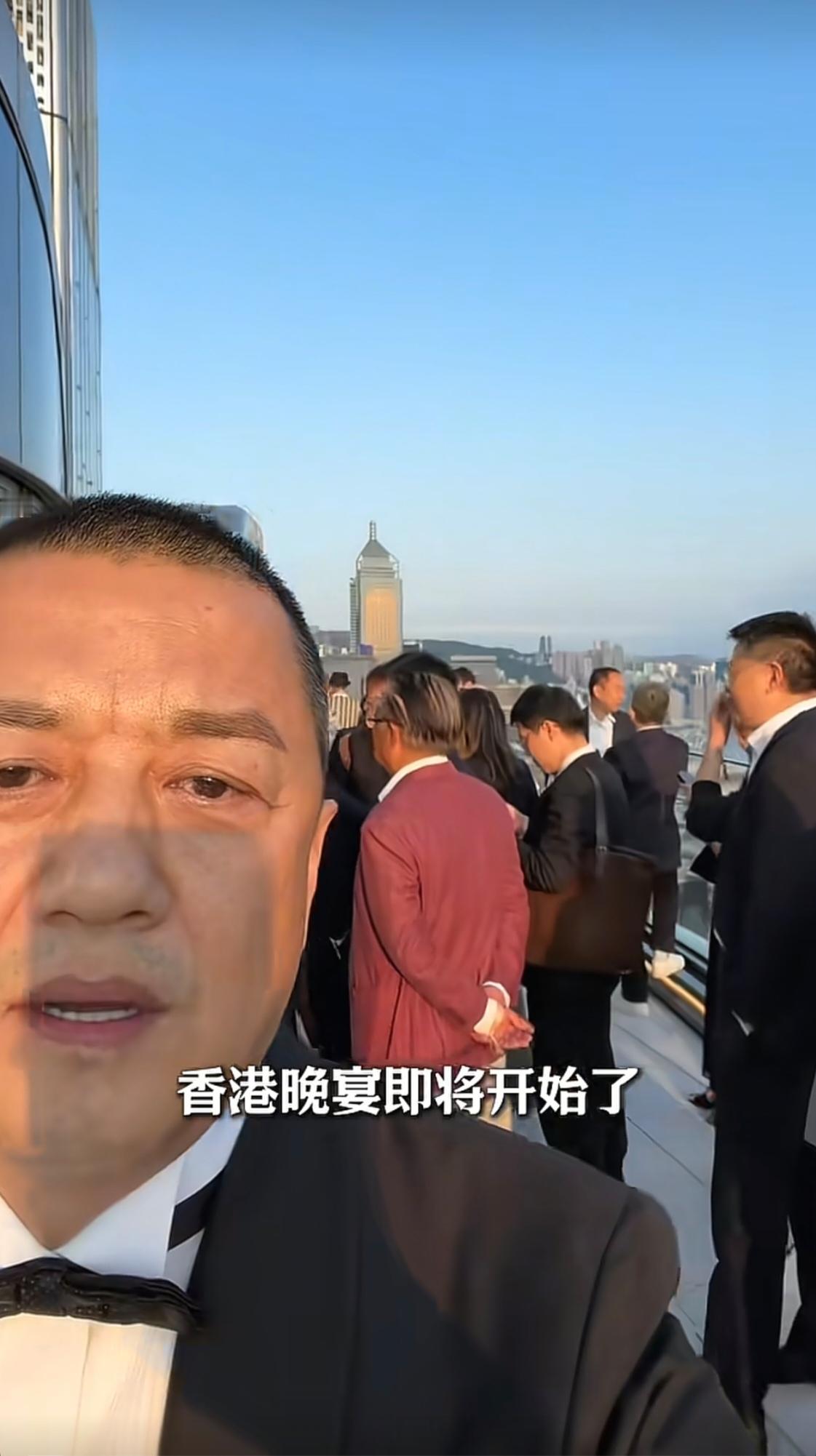 2026年4月30日，李亚鹏在香港举办的“嫣然重光慈善晚宴”落下帷幕，这场晚宴低
