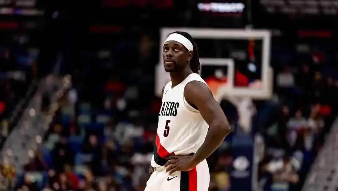 火箭不争霍勒迪，48小时后恐彻底退出争冠序列。东部高管刚解密乌度卡的终极策