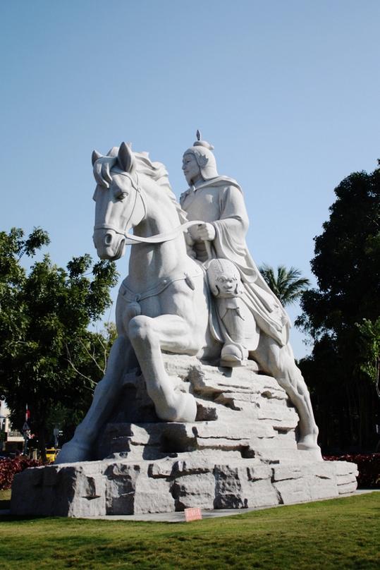 台湾人为何敬郑成功如神?看清施琅争议背后的两岸人心密码若问台湾街头哪尊历史