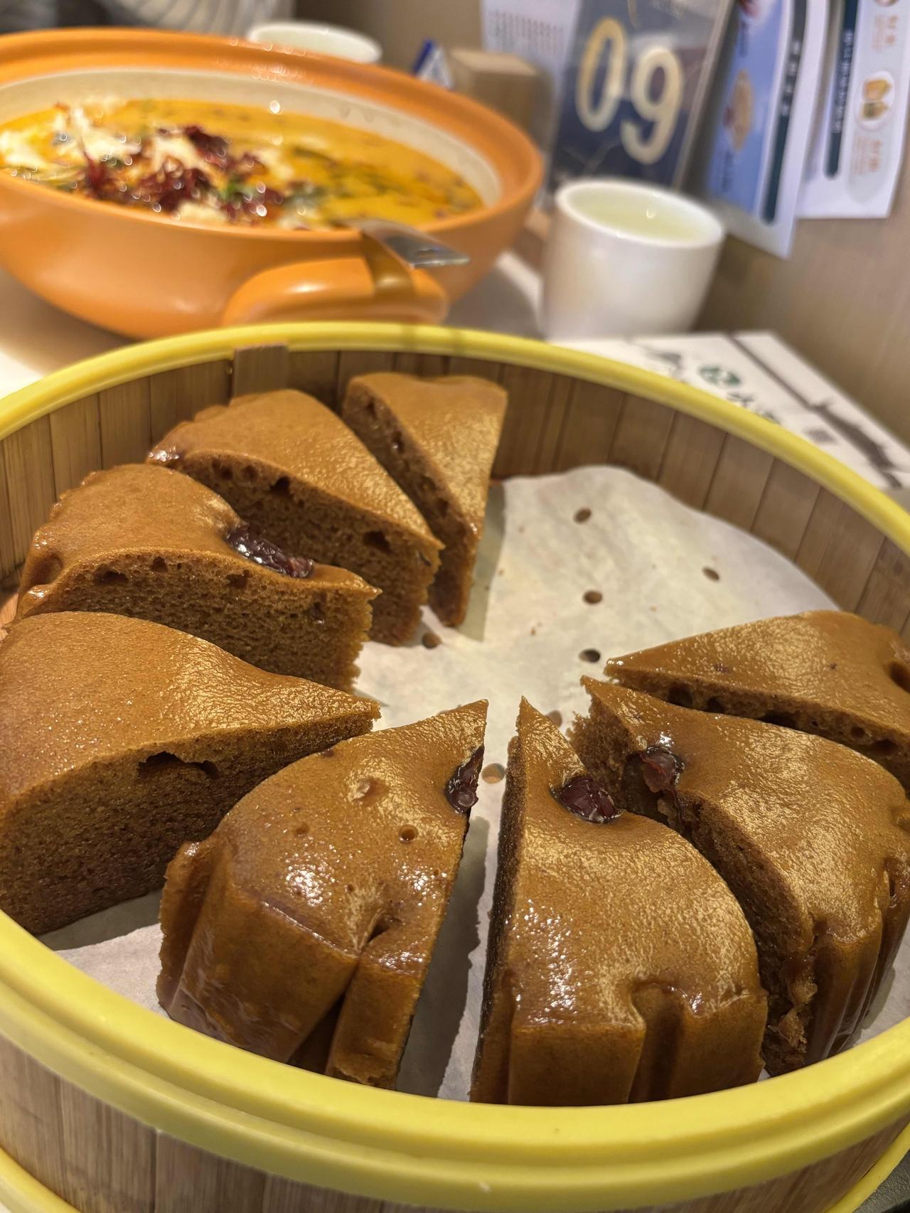 近期碰到两个马来西亚华人，跟他们聊了一下马来西亚大学费用及退休情况。原来马来西亚
