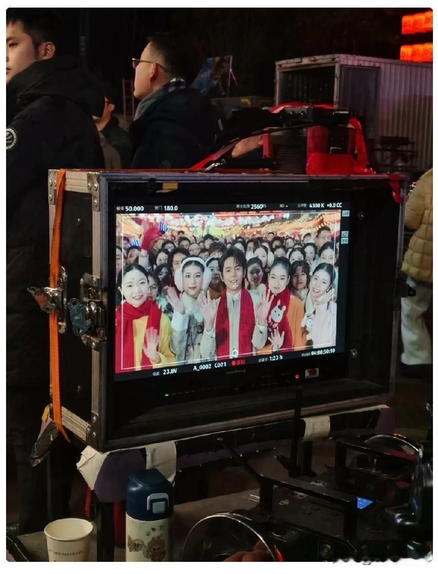 春晚已经说了，2026年最挣钱的行业，不是开店开厂，而是你要把身边的行业都