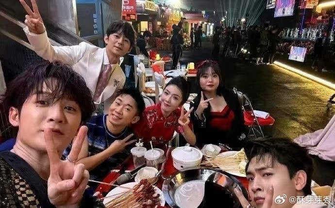 杨迪直接发生图，考虑过其他明星吗杨迪录跑男不签保咪协议的下场