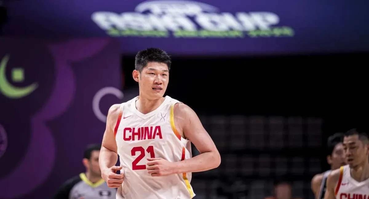 胡金秋进亚洲杯最佳阵容！被NBA球探关注中国男篮亚洲杯获得亚军，十年来首次进入