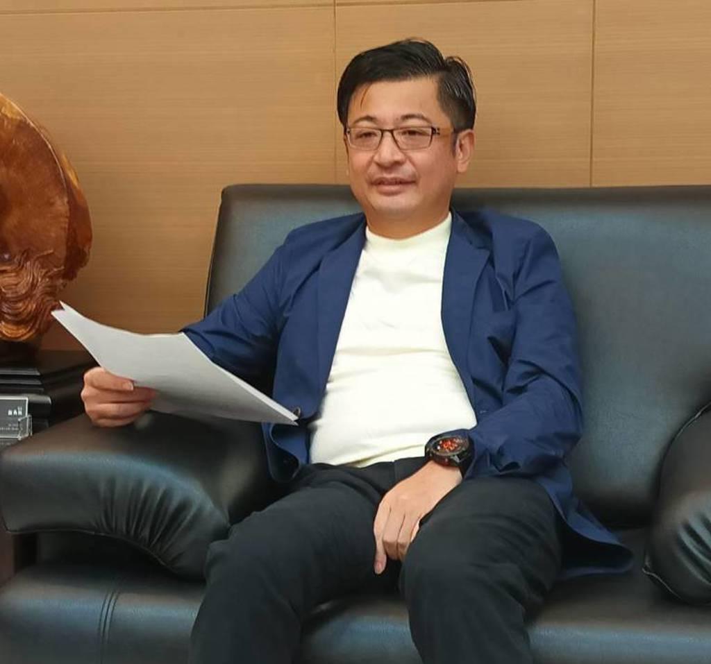 谢典霖被抓，台网红：机关算尽太聪明，连裤子都赔进去彰化县议会议长谢典霖、其父谢