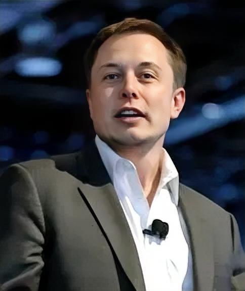 当地时间3月9日，特斯拉创始人马斯克发文表示：“中国正在迅速减少对石油的依赖。”