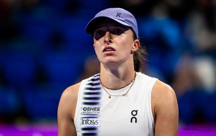 WTA官方报道，世界第一萨巴伦卡和世界第二斯瓦泰克宣布退出WTA1000迪拜站比