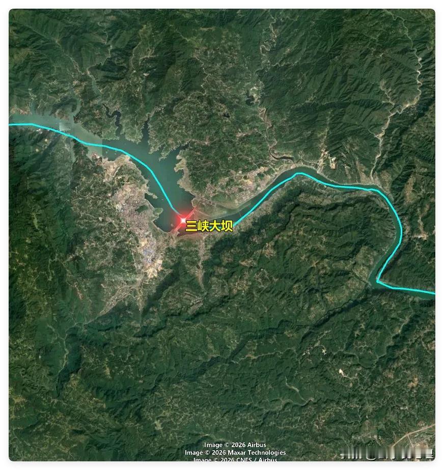 三峡大坝下鱼群泛滥，四处可见百斤重的大鱼，专家却不让捕捉你敢相信吗，站在湖北宜