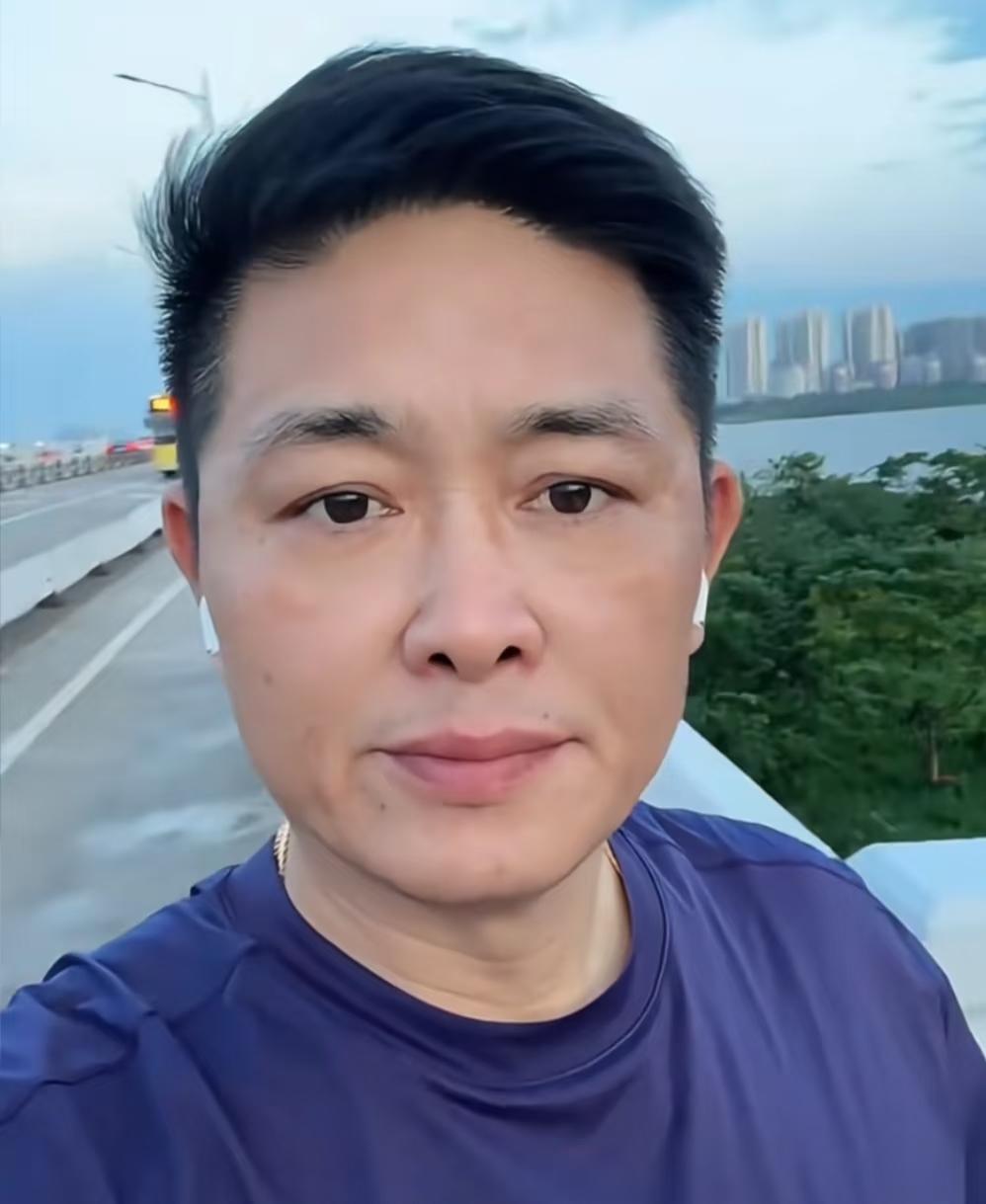 今天彻底删除了一个喜欢几年的女人，内心很是平静，终于不用内耗了！总是对我若即若离