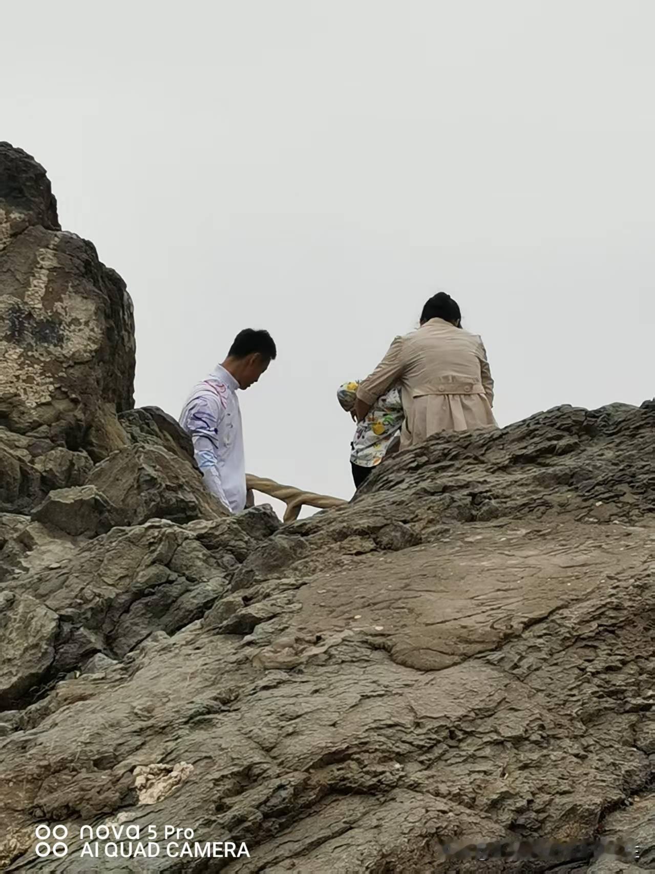 羽毛球世锦赛这几天正在如火如荼地进行着，中国羽毛球队的双打成绩不错，混双女双各有