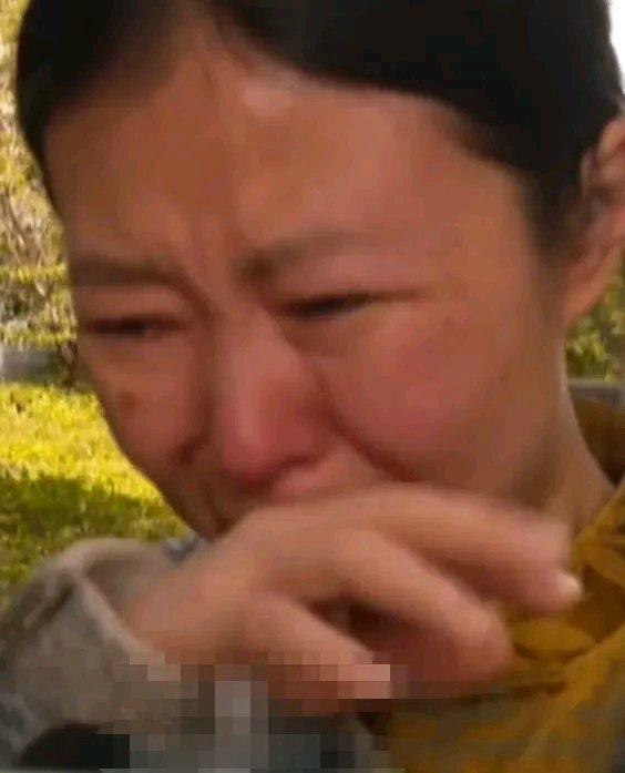 河南郑州的42岁单亲妈妈熊女士太难了！本想给女儿转500元抚养费治病，心急之下多