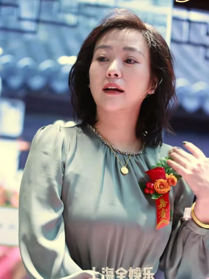 郝蕾疑讽威利斯影后无含金量？辛芷蕾6连反问硬刚娱乐圈的奖项争议从未缺席，近