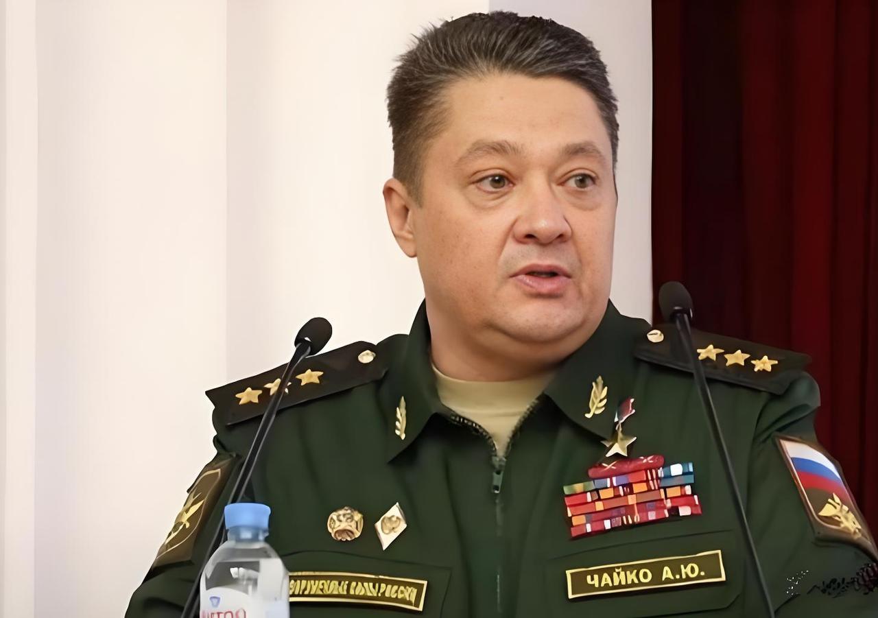 这仗都打成这样了，前线填进去的人命成千上万，可莫斯科的高档餐厅里，空天军总司令还