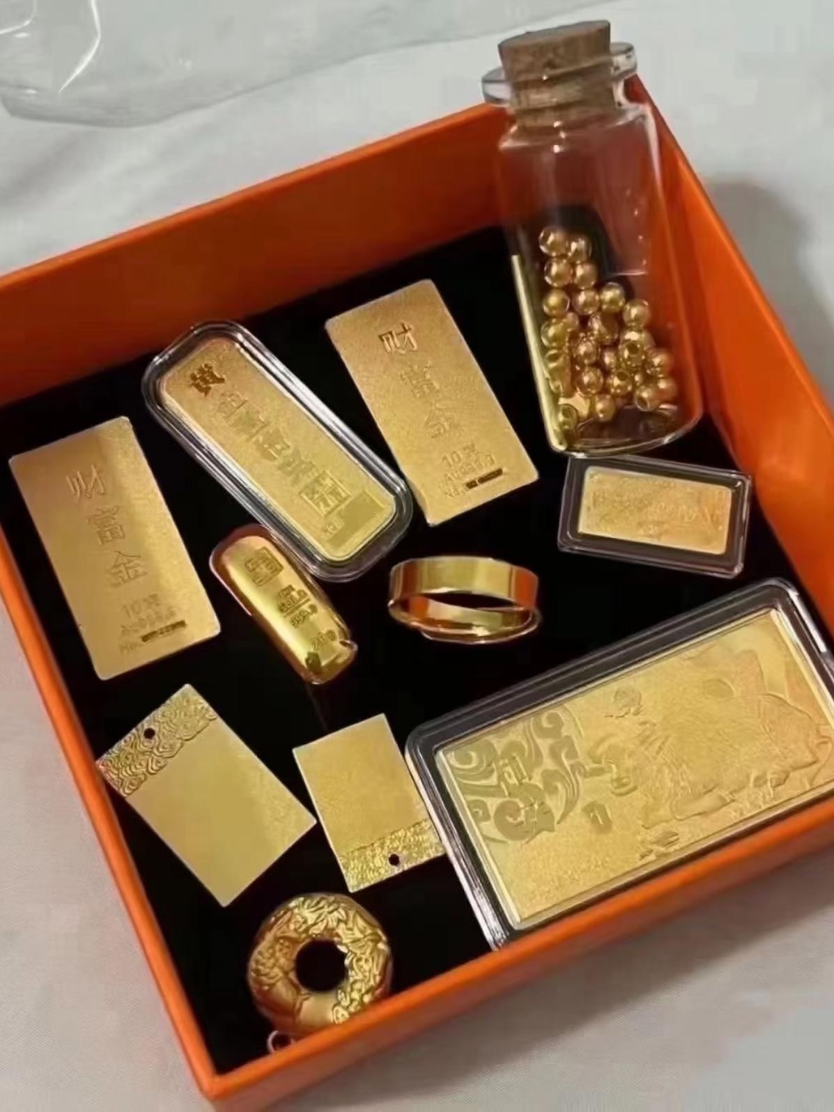大量持有黄金的人，现在血压直接飙到160了！就在刚刚，金价从961突然跌到9