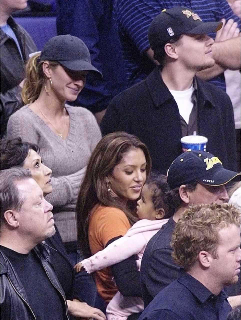 【来自投稿】吉赛尔邦辰与莱昂纳多迪卡普里奥。二人于2000年开始交往，后订婚。但