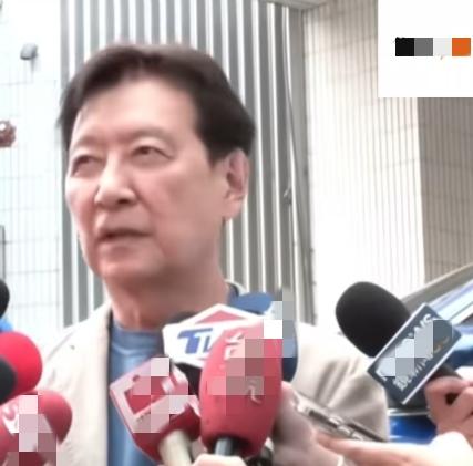 赵少康又针对对美军购发表自己意见了，他说要把大家的意见综合一下，既让这些民意代表