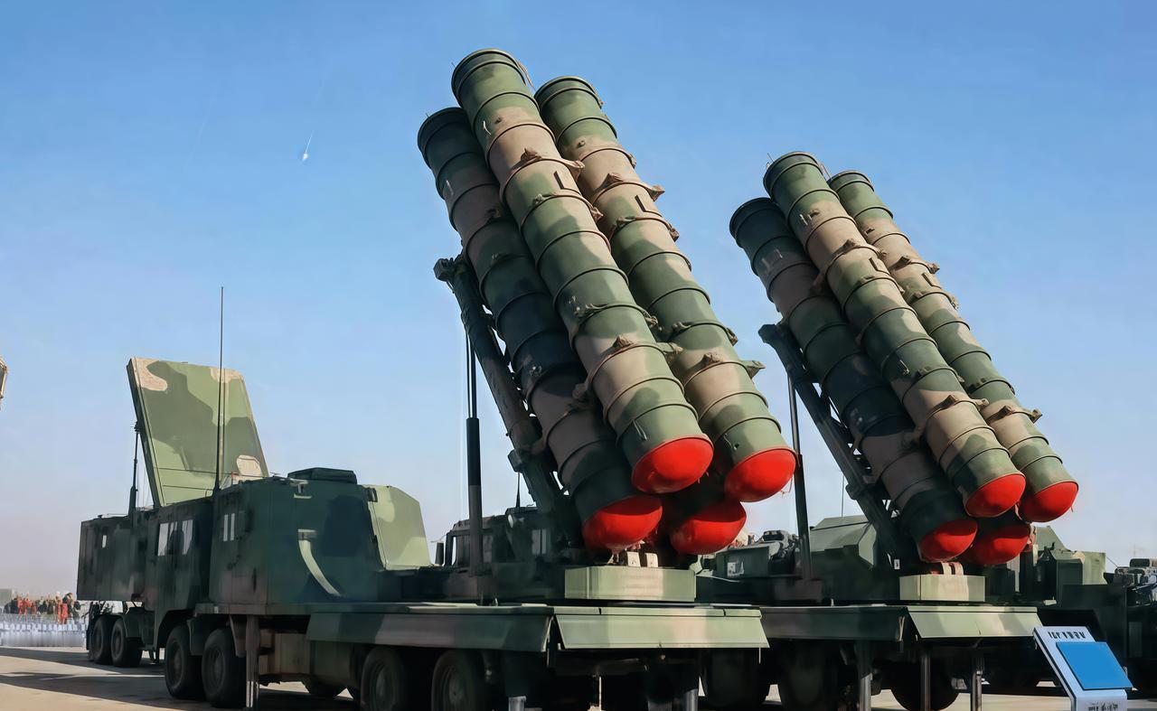 军事专家戴旭最近说了句大实话，极其扎心。我们航母下水，五代机满天飞，导弹快到没影