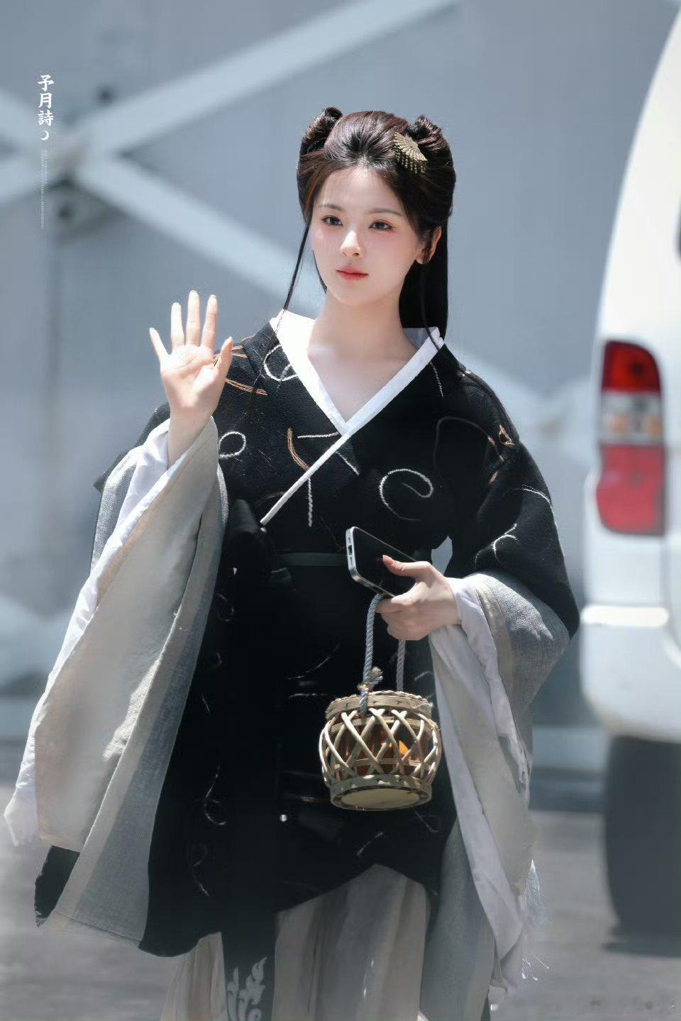 杨超越杨超越叛逆运动风超越妹妹这组汉服写真也太绝了吧～衣袂飘飘宛如画中仙