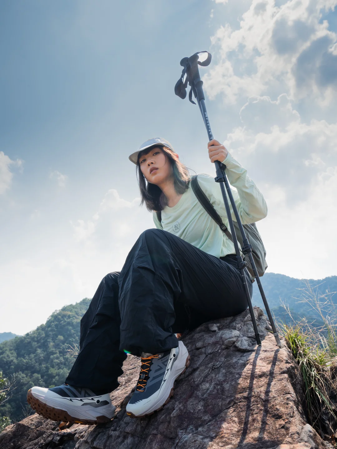 ⛰轻装上山！在鹰嘴崖俯瞰西湖群山