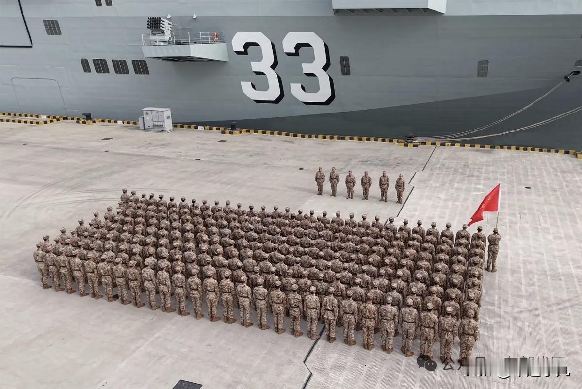 安徽舰，新年开训，这场面有点震撼了……还是老生常谈，这一次照片拍的，还算可以