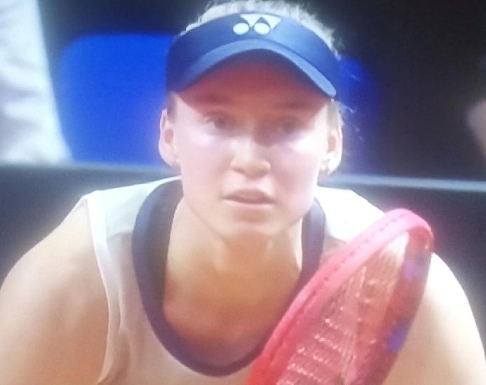 强势晋级！莱巴金娜两盘取胜安德列娃，晋级斯图加特决赛！2026年