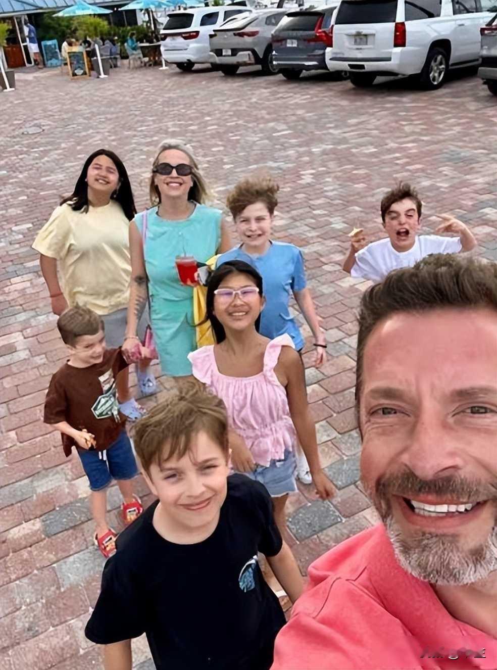 丈夫失业两周后，八口之家一夜消失，中国养女刚回国寻根7月24日上午，密歇根州