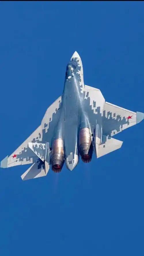 据可靠消息，俄罗斯从25号楼凌晨1点一直大规模空袭乌克兰到25号上午，这次俄军动