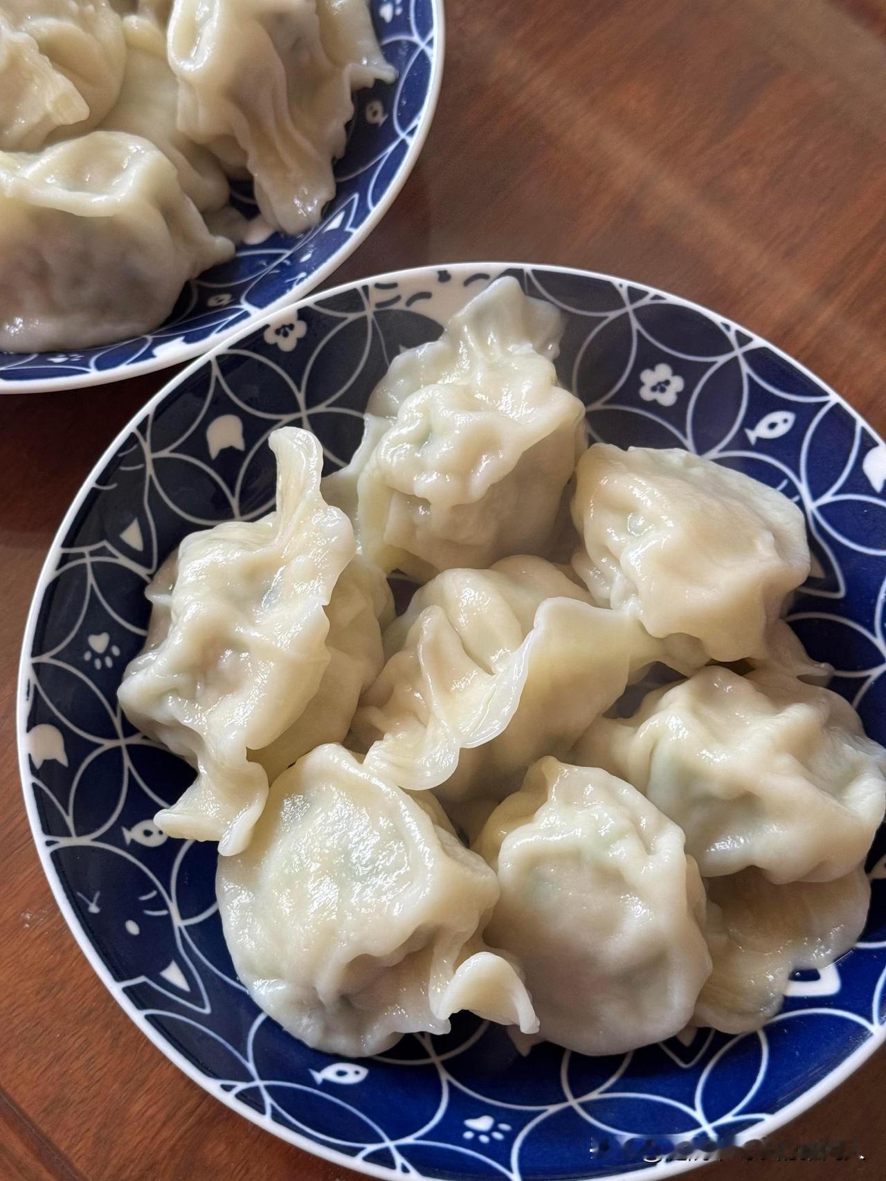 我表哥表嫂，都是79年的，46岁，两口子都没有社保，开始是没钱，后来是不当回事，