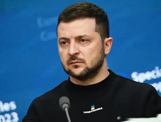 泽连斯基向全世界表明了自己的态度：乌克兰可以向俄罗斯投降，甚至乌克兰也可以不加入