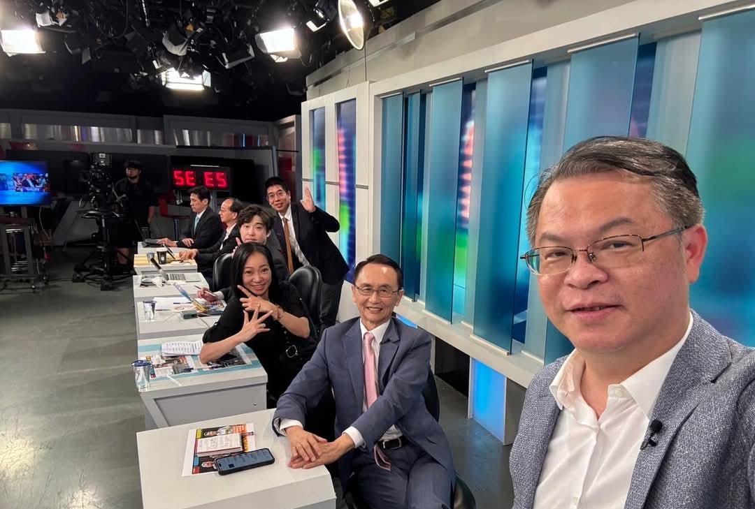 绿营名嘴通告现场记录政论节目可谓是台湾省娱乐业的王牌优势之一，论奇葩搞笑程度，