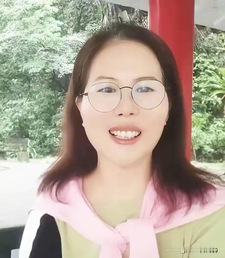 反差明显！丽芳阿姨照看小汪宝，年龄状态对比小杨阿姨太直观本以为马筱梅会给小