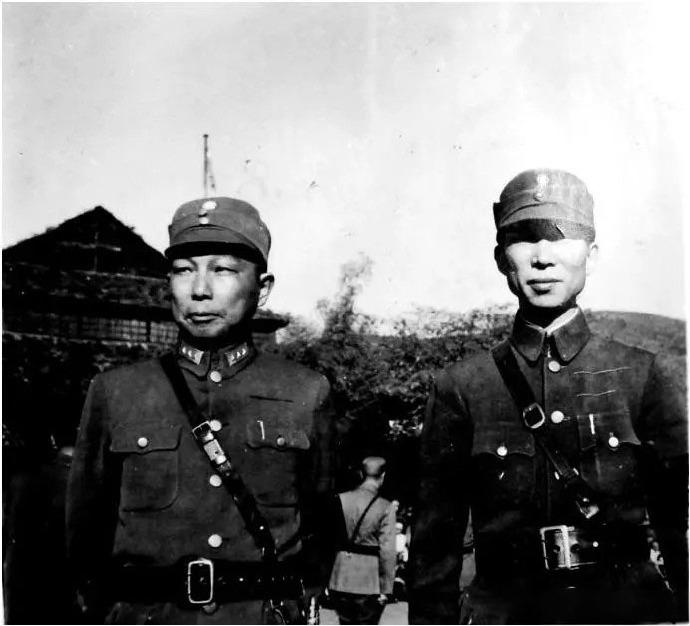 1946年，贵州召开运动会，省主席杨森看一个女学生对着他笑，问：“你父亲是谁。”