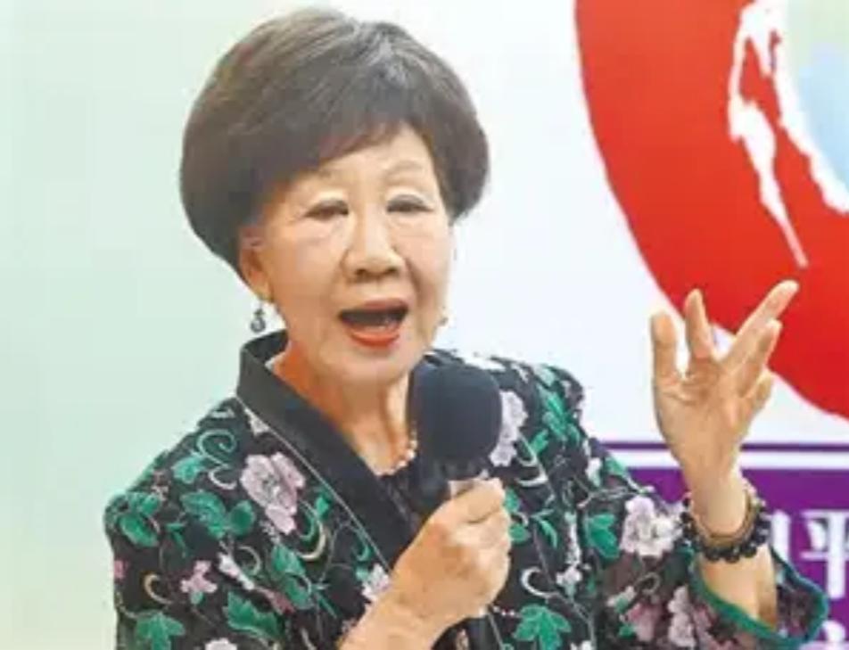 真的惊到了！不是亲耳听到，谁敢信这话是从吕秀莲嘴里说出来的？ 这位可是大名鼎