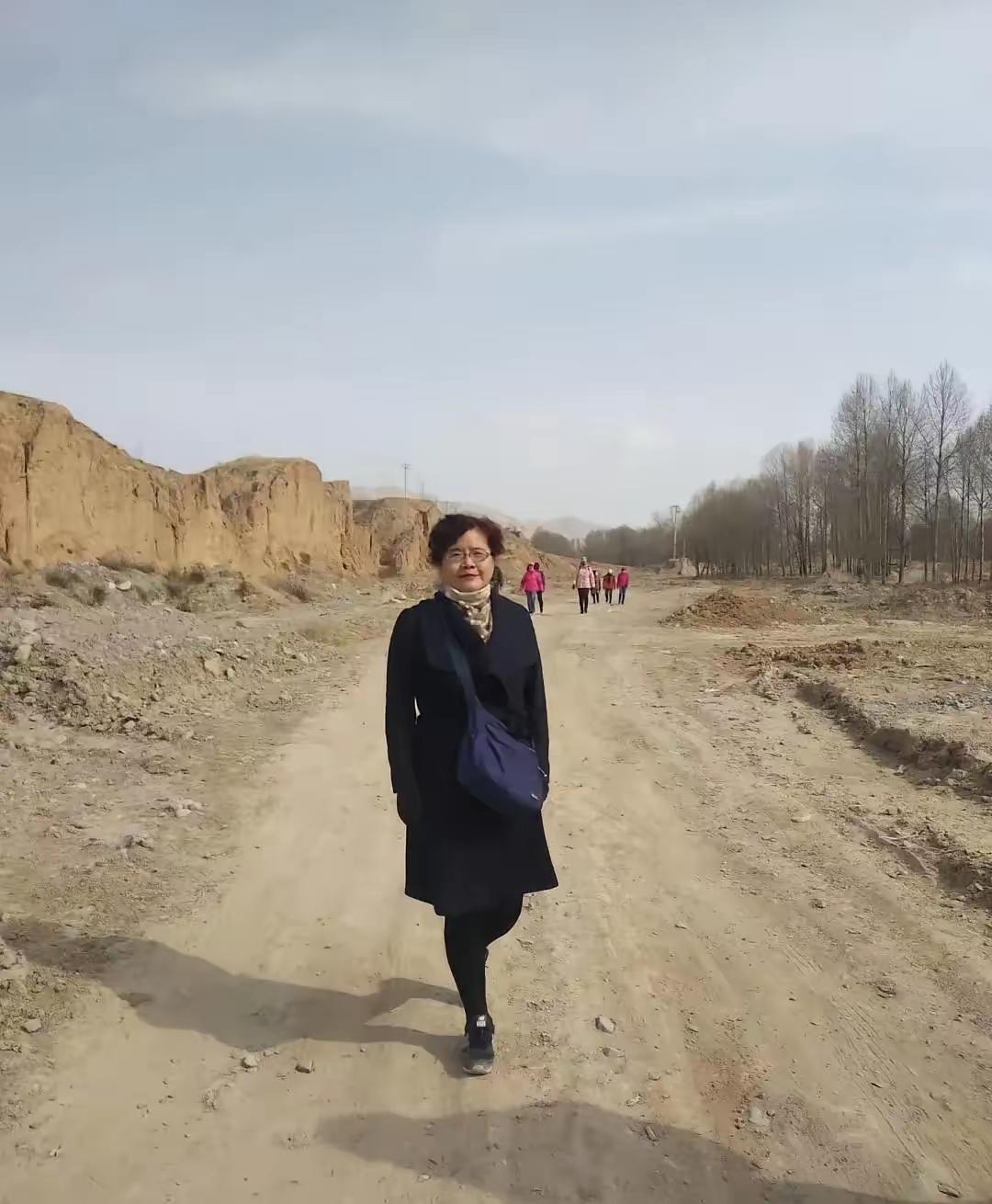 彻底输了，一个单亲妈妈，倾其所有，把女儿培养成为博士，一线城市买房支持百万，如今