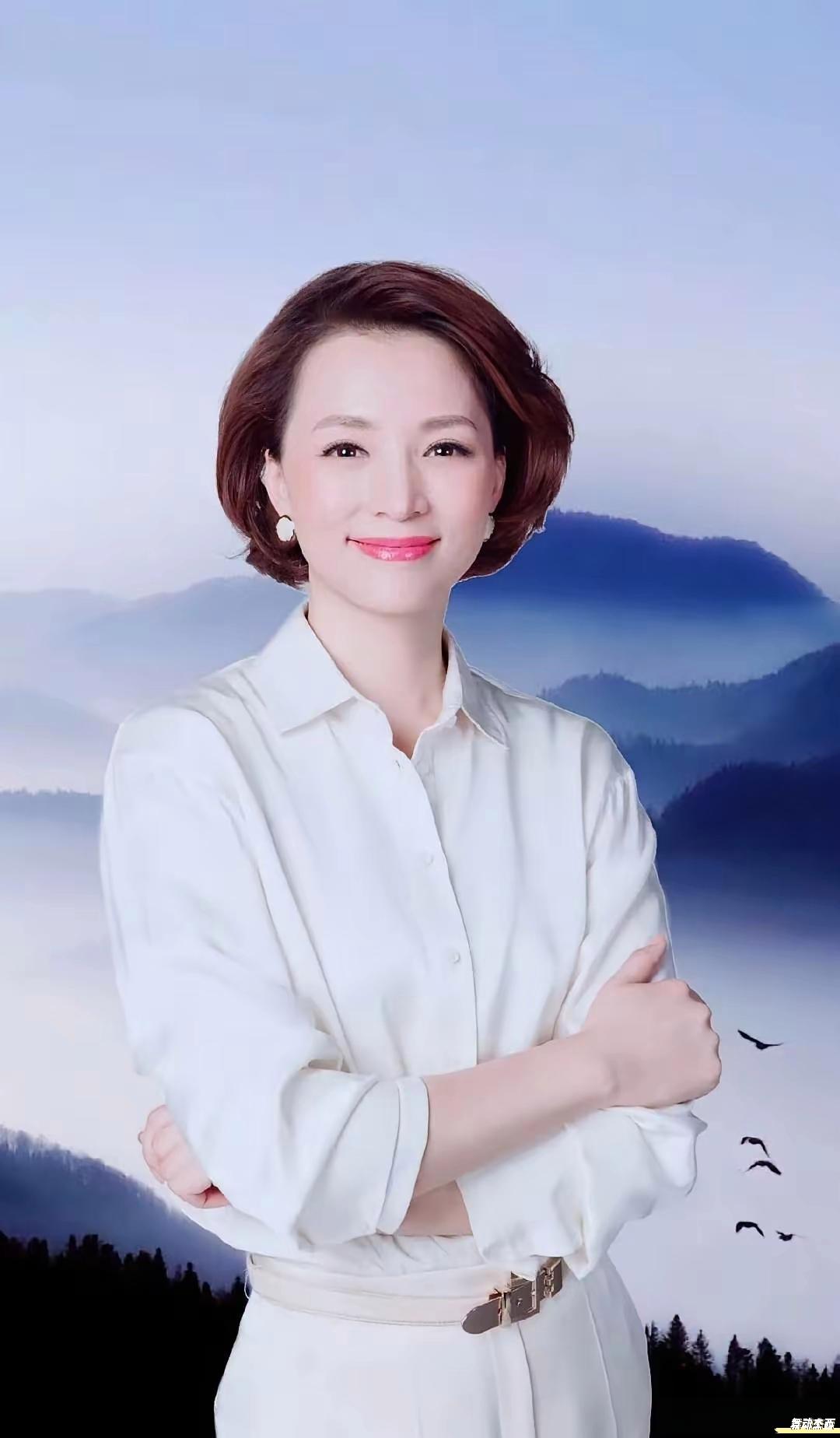 记忆中的央视一姐口才第一：倪萍，你想不掉眼泪都不行。漂亮第一：李思思，样貌身