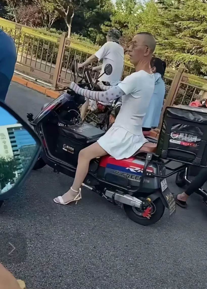 这个不违法，但是不是违反公序良俗？