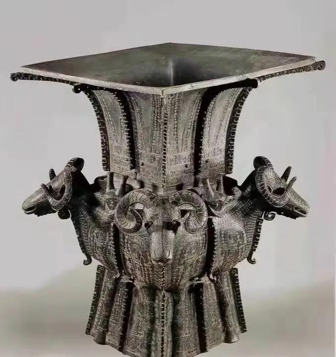 我们的古代史就应该改写！长江文明，并不比黄河文明低一级！长江文明（楚文化）应该是