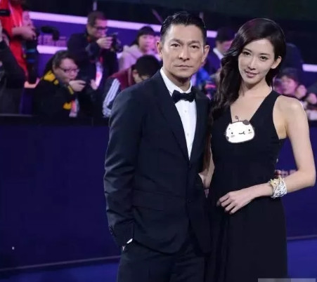 2019年，林志玲嫁给日本人，两人在台南老家举办了婚礼，刘德华得知自己并没有在邀