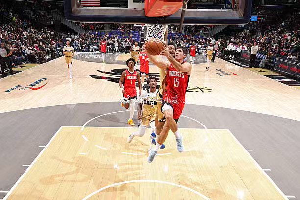 不是贬低阿门，谢泼德的传球能力即使也有些一般，但也比阿门要强出不少了。你要说上限