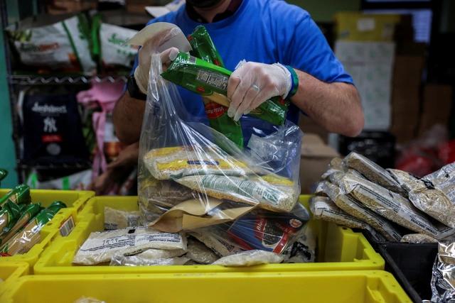 30日，纽约、俄勒冈和弗吉尼亚3州宣布进入紧急状态。由于临时预算案一再被参院否决