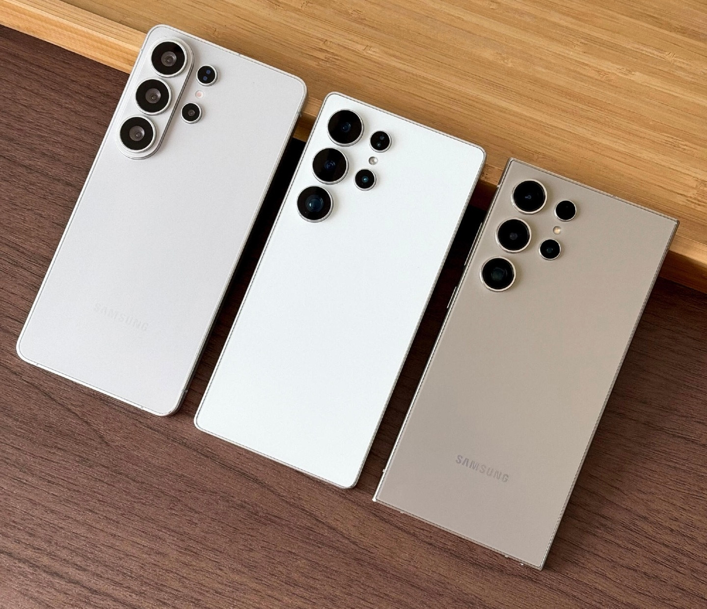 三星Galaxy设计哲学：从行业标杆到国产启示三星Galaxy系列的设计，从来不