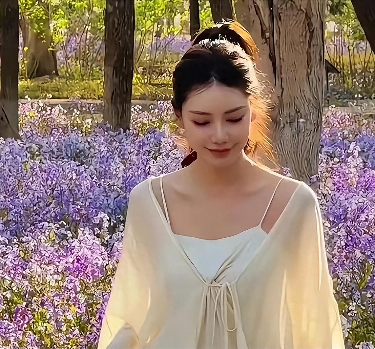 张兰也是苦命人，看着风光，辛苦一世有个不争气的儿子。 这把年纪了，本该享受安