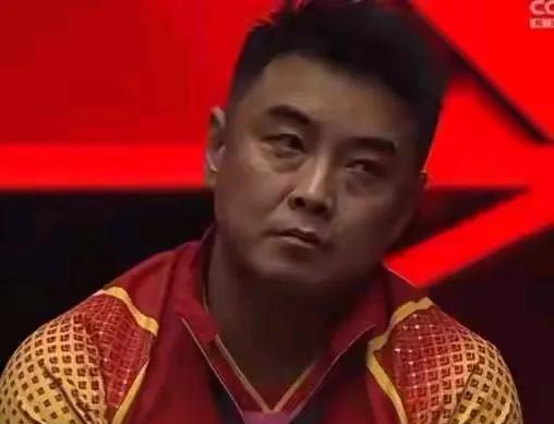 王皓教练的苦谁知道？这次出征日本横滨，女队马琳教练负责，男队王皓教练。女队马