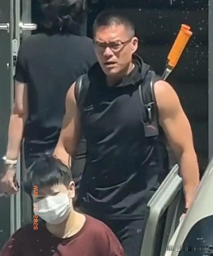 这下孙颖莎的粉丝们总算能把心放回肚子里了。以前那种“铁人模式”真让人看着心疼
