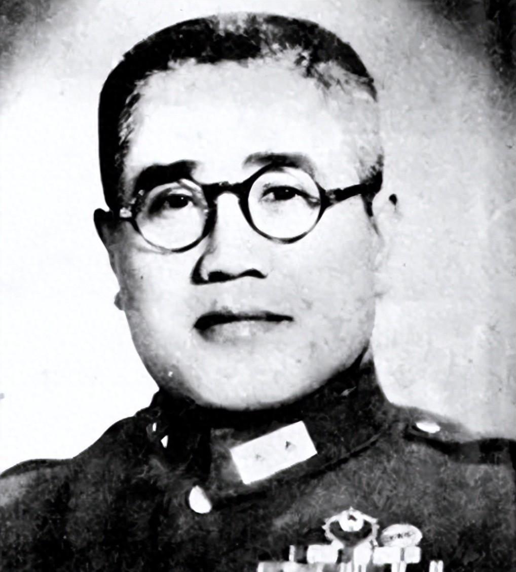 1948年邓华听闻廖耀湘兵败被俘后，当即递烟给对方，诚恳地说：来一支好烟提提神吧