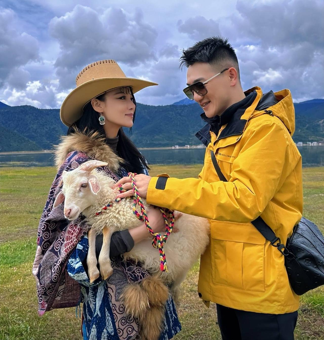 从全网黑到央媒点赞：看张馨予如何用七年完成形象重塑谁能想到，当年被全网追着骂“